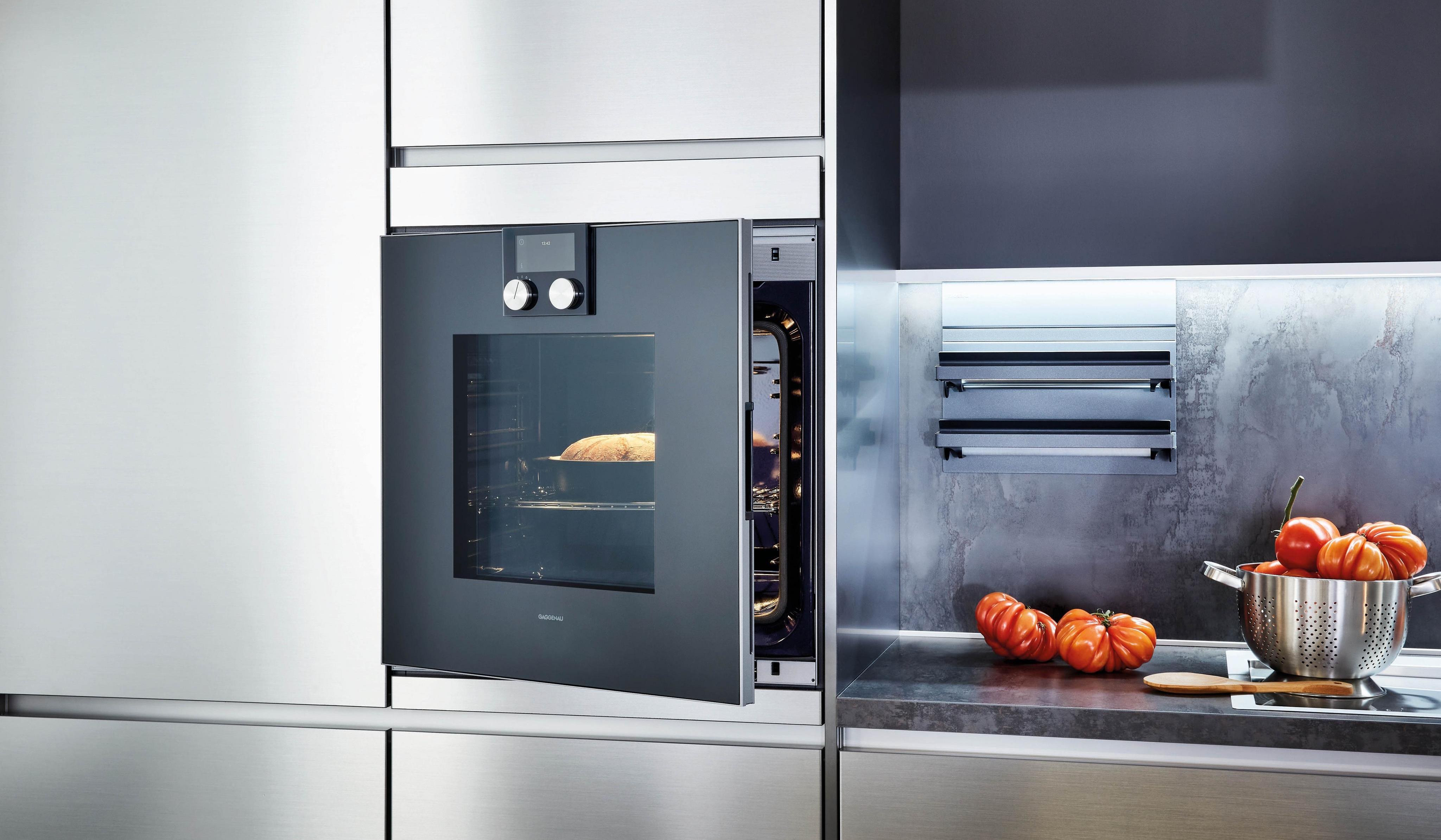 Metalloptik-Oberflächen Küche